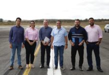 Em Caruaru, governador em exercício Ricardo Paes Barreto autoriza obras de pavimentação de ruas e conhece projeto de modernização do aeroporto