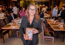 Débora Almeida é destaque no Jantar do Galo Pernambucano e recebe prêmio pela atuação no setor