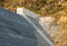 “Água deve ser sinônimo de benção”, destacou a governadora Raquel Lyra ao lado do presidente Lula na inauguração da Barragem Panelas II, após mais de 10 anos de espera