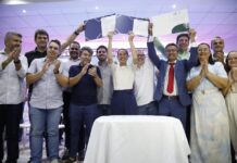 Em Feira Nova, Raquel Lyra autoriza início da construção de creche e entrega nono ônibus escolar do município