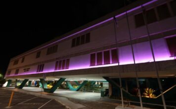 Edifício-sede da Prefeitura de Caruaru recebe iluminação especial comemorativa ao Dia Internacional da Mulher