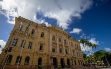 Governo de Pernambuco envia à Alepe projeto de reajuste salarial dos profissionais da Educação da Rede Pública Estadual
