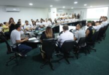 Prefeito Rodrigo Pinheiro assina contratos do Bolsa Atleta 2026 e mostra a força do esporte em Caruaru