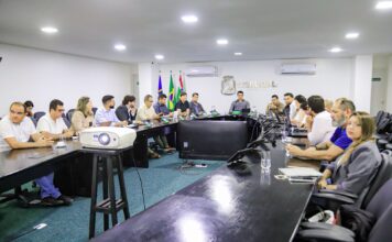 Rodrigo Pinheiro se reúne com empresa que ganhou concessão da Compesa para cobrar mais agilidade nas obras em Caruaru