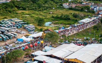 Mais de 60 mil pessoas lotam o Alto do Moura em mais um dia de muito forró