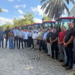 Fernando Monteiro entrega tratores às associações rurais de dez municípios pernambucanos