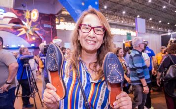 Débora Almeida prestigia abertura da 26ª FENEARTE no Centro de Convenções, em Olinda