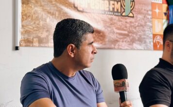 Delegado Lessa sobre dobrar com Zé Queiroz em Caruaru: “Não é impossível que isso aconteça”