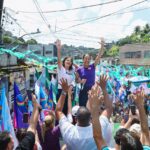 Raquel faz caminhada na Zona Norte do Recife: “A gente não vai descansar enquanto quem mora aqui não tiver o direito de viver em uma habitação sem medo da chuva”