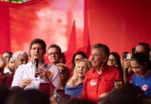 Zé Queiroz inaugura comitê de campanha em Caruaru ao lado de João Campos