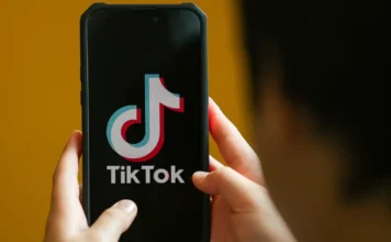 Brasil multa TikTok em R$ 153,7 mi por falhas em dados de adolescentes