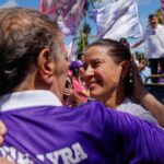 Raquel fez giro 55 em Brasília Teimosa, Pina e Boa Viagem e se emocionou ao encontrar seu pai, João Lyra Neto