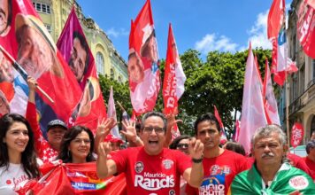 Maurício Rands participa de ato em apoio à reeleição de Lula no centro do Recife