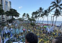 Mendonça é celebrado pela direita em maior ato político da campanha em Recife