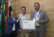 Bruno Lambreta presta homenagem ao empresário Cláuston Pacas e presidente da Neonergia Pernambuco Saulo Cabral