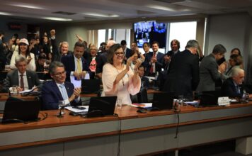 CCJ aprova o fim da escala 6×1 e a senadora Teresa Leitão destaca conquista histórica para os trabalhadores