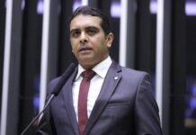 Caruaru pode manter cadeira em Brasília apenas com Fernando Rodolfo, apontam análises do cenário eleitoral