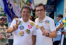 Mendonça Filho visita comércio de Caruaru ao lado de Raffiê