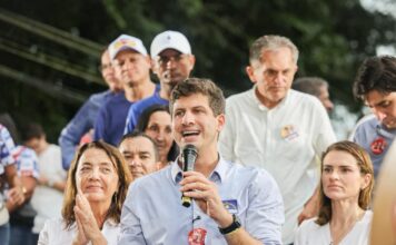 João Campos propõe ampliar Pé-de-Meia em Pernambuco com novos benefícios para estudantes