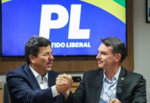Flávio Bolsonaro nesta quarta-feira (16) no Recife para reforçar o apoio à candidatura de Mendonça ao Senado