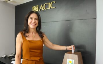 Danielle Lago é eleita Presidente da Acic